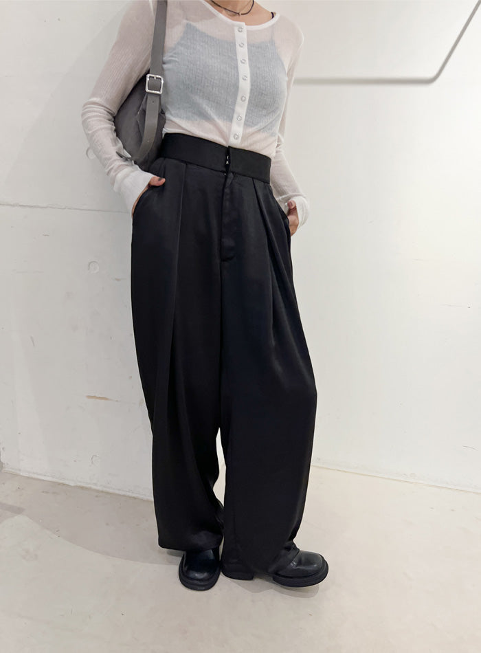 サテンディープタックワイドパンツ