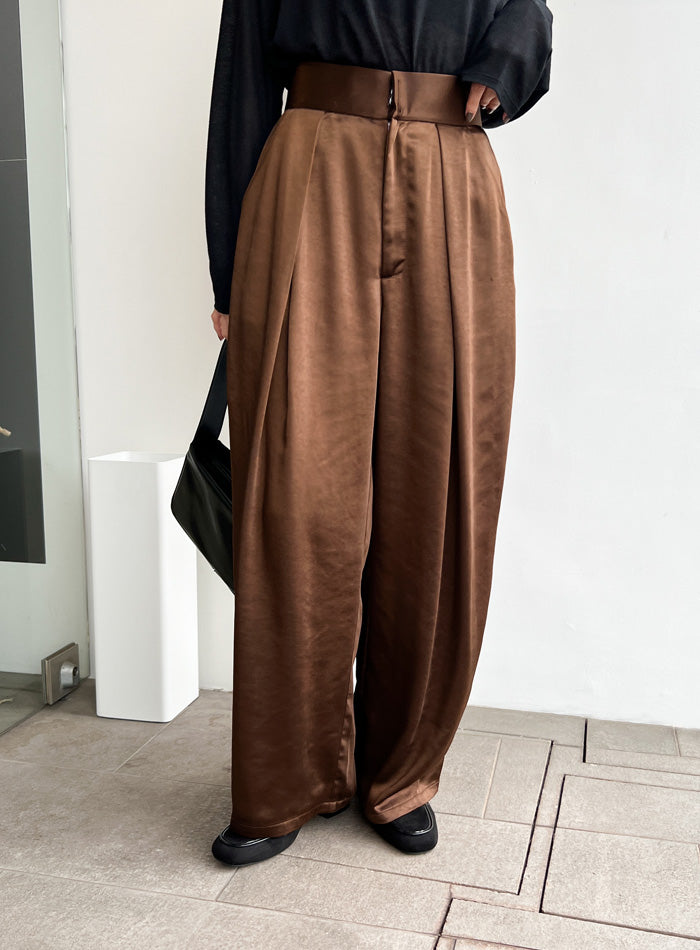 サテンディープタックワイドパンツ