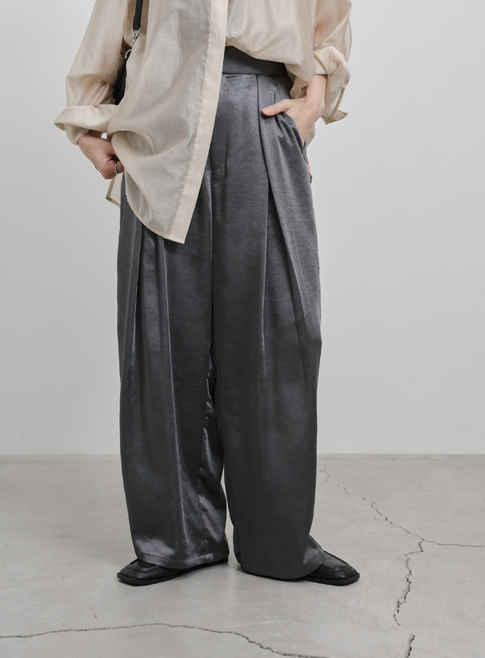 Mocaです。 サテンディープタックワイドパンツ – SELECT MOCA