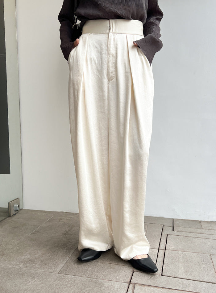 サテンディープタックワイドパンツ