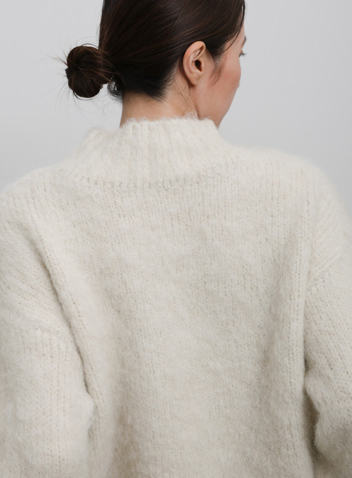 2WAYボタンスリットモヘアライクニット