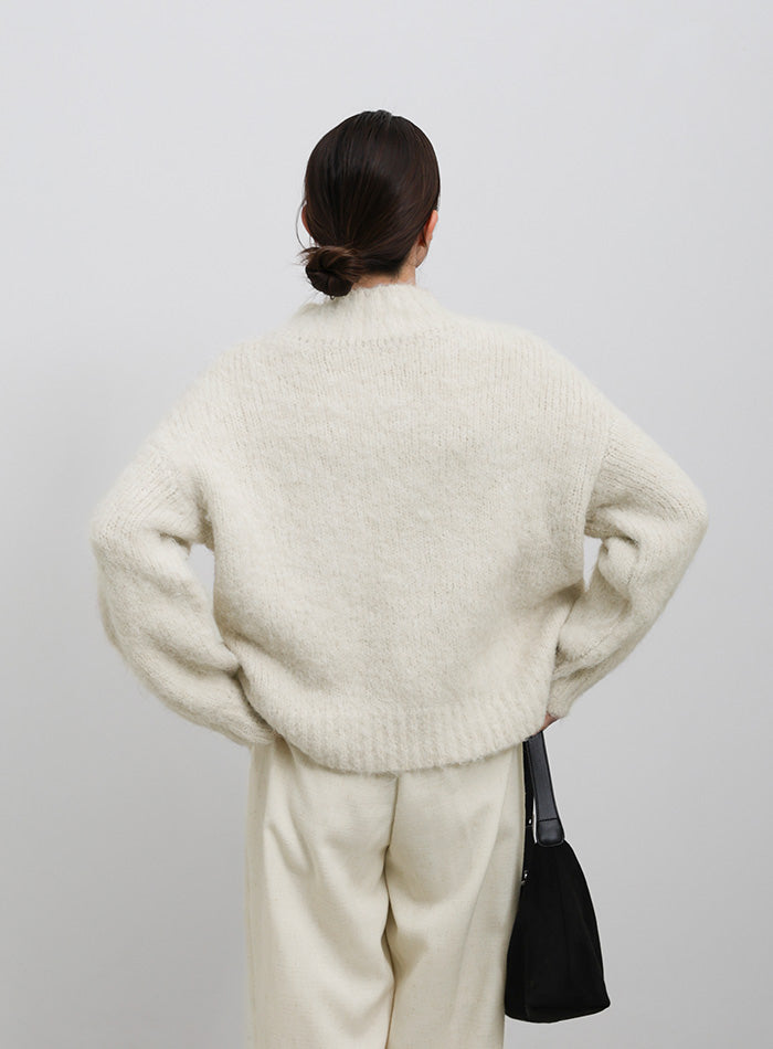 2WAYボタンスリットモヘアライクニット