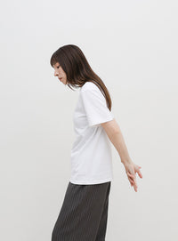 【サイズ展開あり】フロントロゴプリントTシャツ