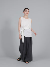 【Et】Asymmetrical Sleeveless Blouse