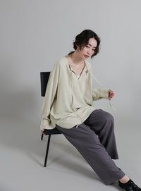 【Et】Tuck Ribbon Key Neck Blouse