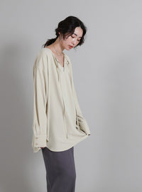 【Et】Tuck Ribbon Key Neck Blouse