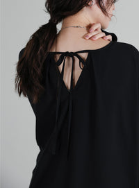 【Et】Tuck Ribbon Key Neck Blouse