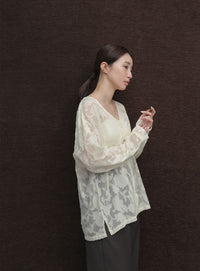 【Et】Sheer Jacqard V-Neck Blouse
