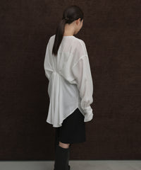 【Et】Back Design Tuck Blouse