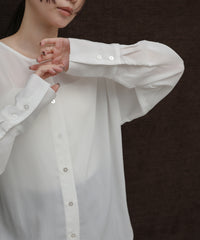 【Et】Back Design Tuck Blouse