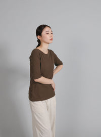 【Et】V-Curved Neck back slit T-Shirt