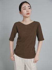 【Et】V-Curved Neck back slit T-Shirt