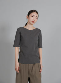 【Et】V-Curved Neck back slit T-Shirt