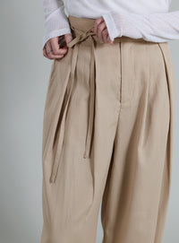 【Et】Two-Tuck Ribbon Straight Pants