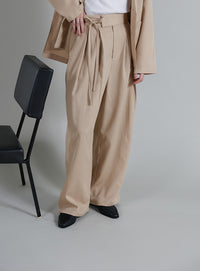 【Et】Two-Tuck Ribbon Straight Pants