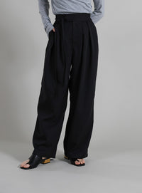 【Et】Two-Tuck Ribbon Straight Pants