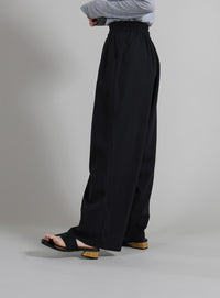 【Et】Two-Tuck Ribbon Straight Pants