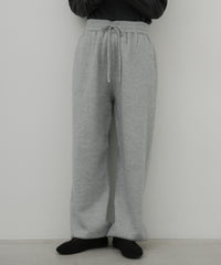 ニットパンツ