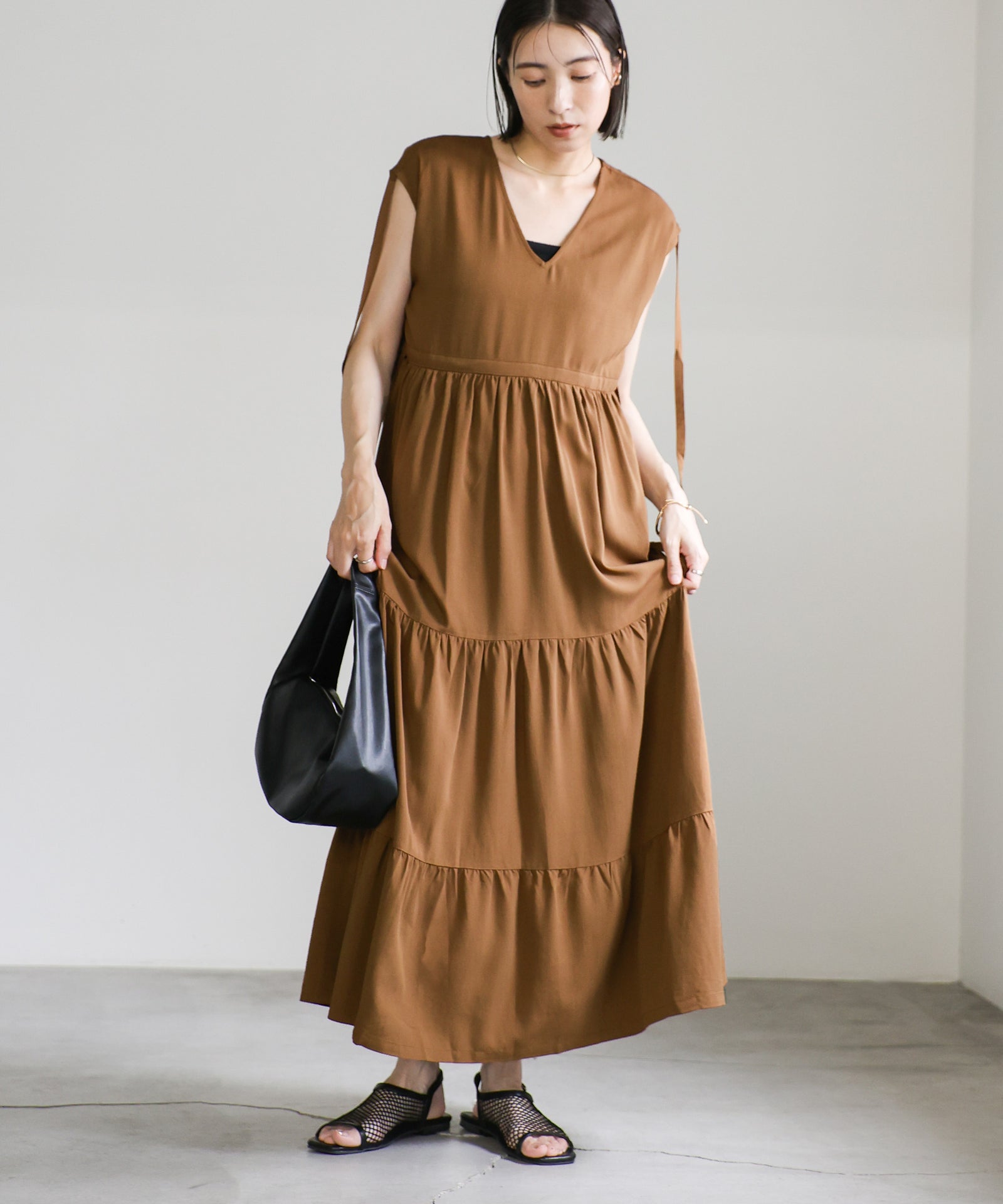 デザインギャザーノースリーブワンピース【SALE】 – SELECT MOCA