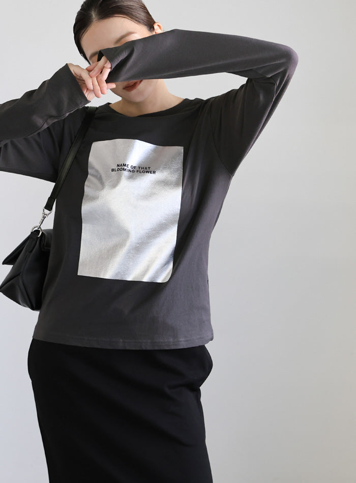箔プリントロングTシャツ