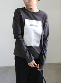 箔プリントロングTシャツ