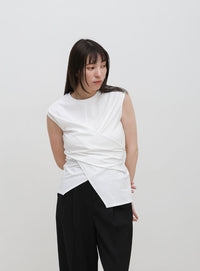 ウエストラップノースリーブトップス
