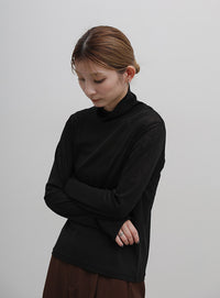 シンプルハイネックロンＴ