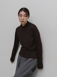 シンプルハイネックロンＴ