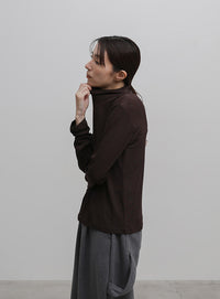 シンプルハイネックロンＴ