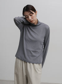 シンプルハイネックロンＴ