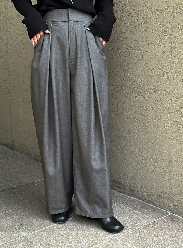 ディープタックワイドパンツ