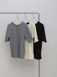 クルーネックセンターラインリブトップス