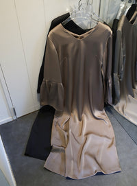 【オケージョン/結婚式】スリットスリーブVネックワンピース