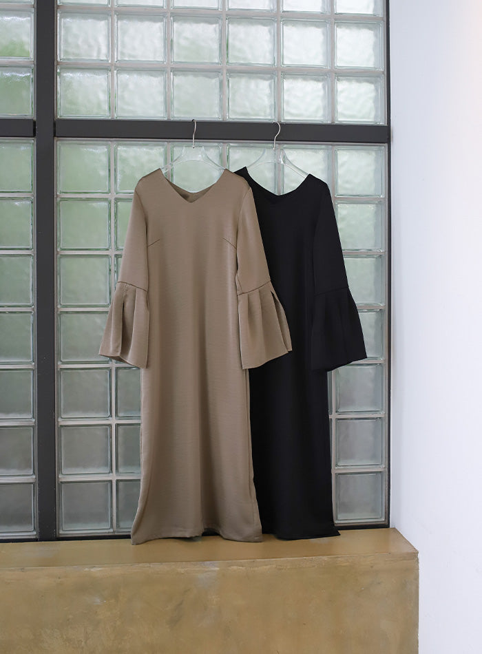 【オケージョン/結婚式】スリットスリーブVネックワンピース