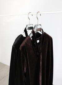 ボウタイリボンVネックベロアワンピース