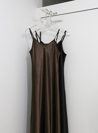 サテンフレアキャミワンピース