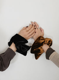 スクエアデザインベロアシュシュ