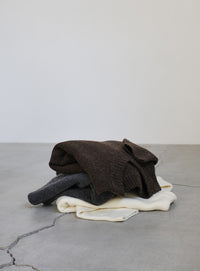 シンプルVネックニット