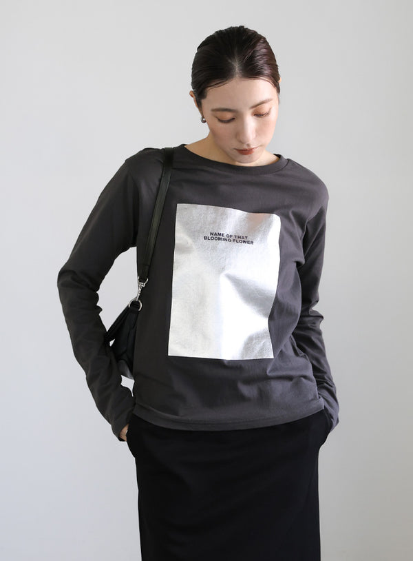 箔プリントロングTシャツ