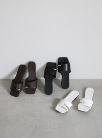 スクエアトゥリングフラットトングサンダル