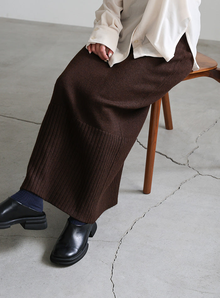ヘムリブニットIラインスカート