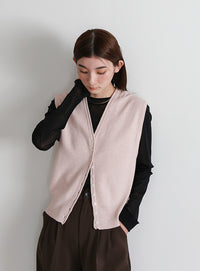 コンパクトVネックニットベスト