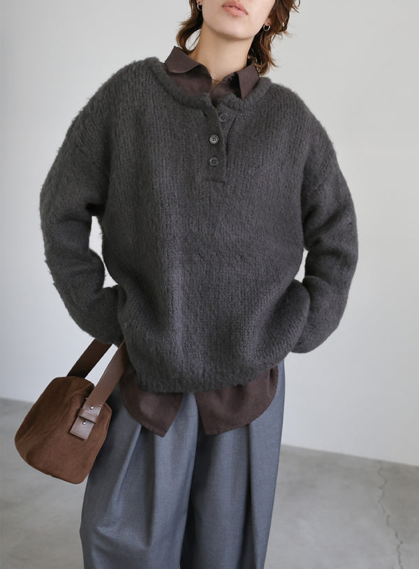 ヘンリーネックオーバーニット