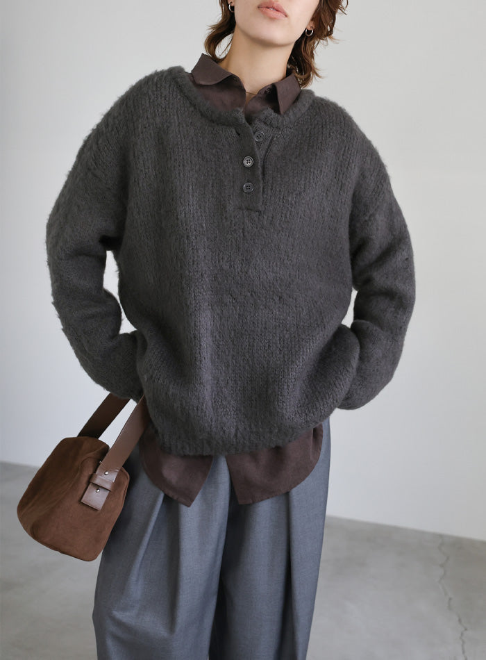 ヘンリーネックオーバーニット