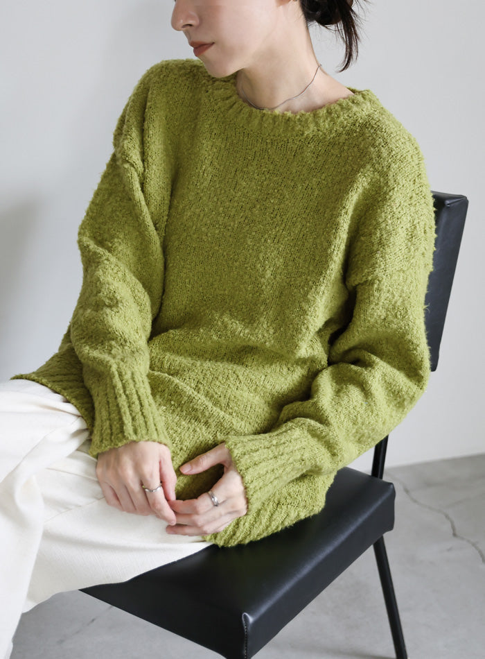 クルーネックブークレーニット