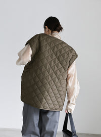 ノーカラーキルティングベスト