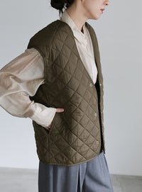 ノーカラーキルティングベスト