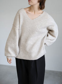 Vネックオーバーサイズニット