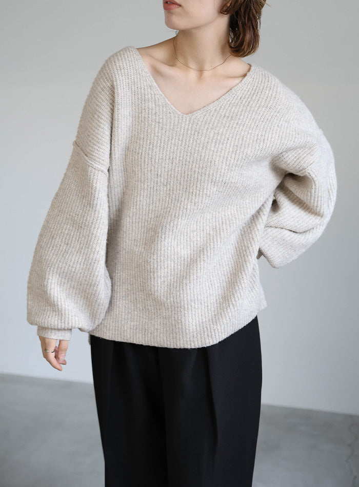 Vネックオーバーサイズニット