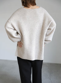 Vネックオーバーサイズニット